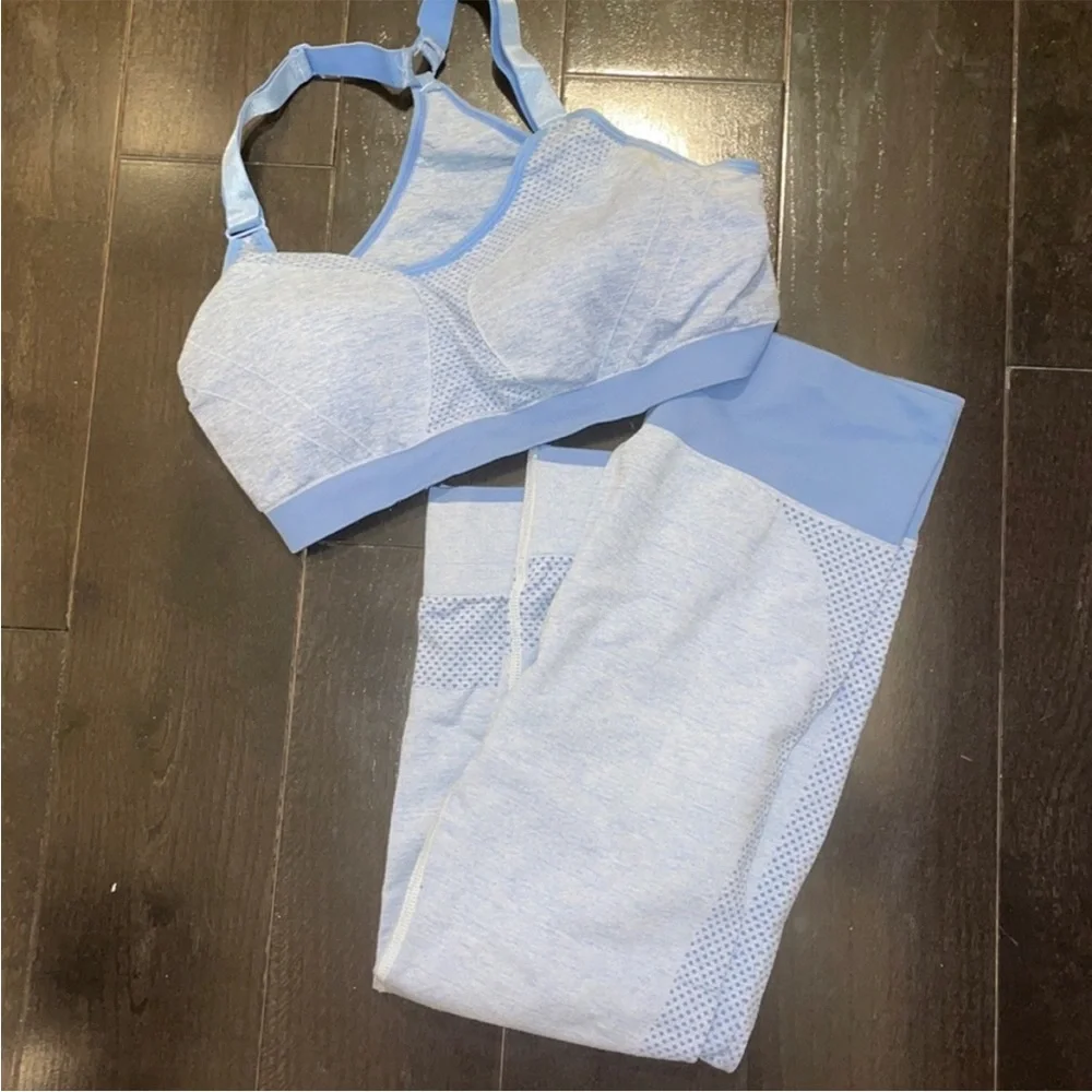 FASHION NOVA WORKOUT SET - Picture 2 of 4